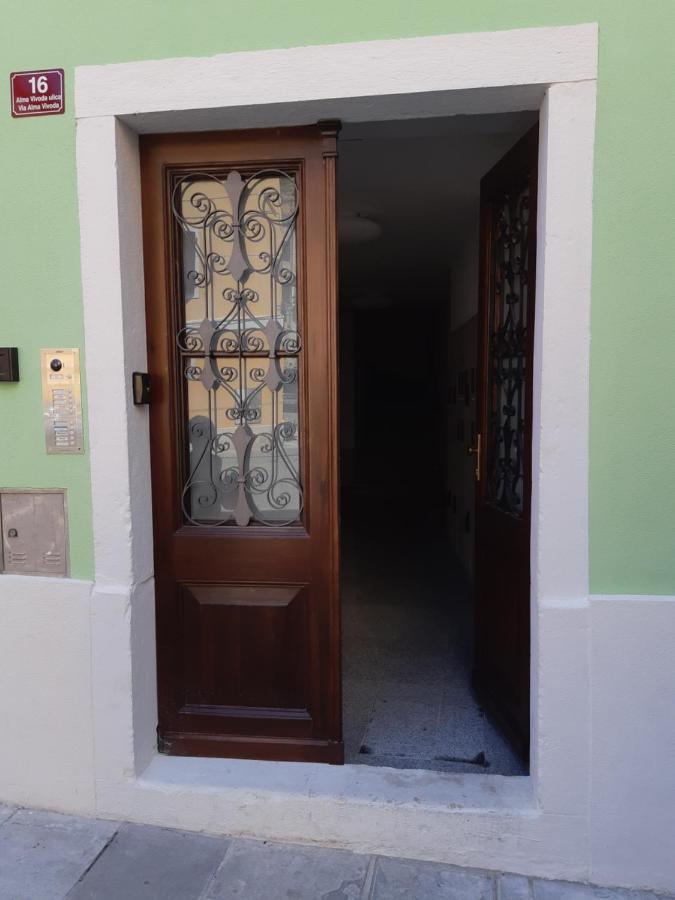 Azzurro Apartment Пиран Екстериор снимка