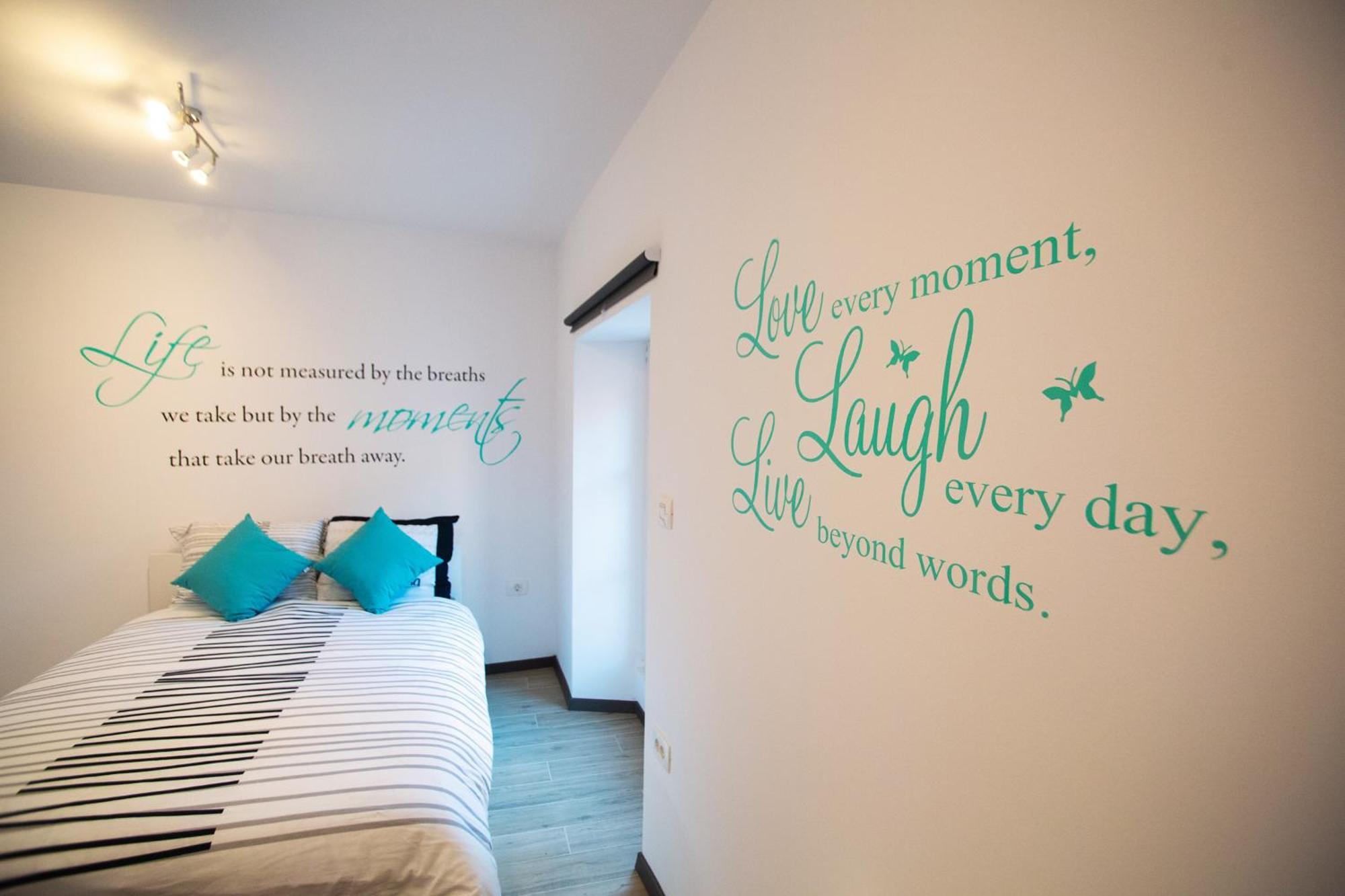 Azzurro Apartment Пиран Екстериор снимка