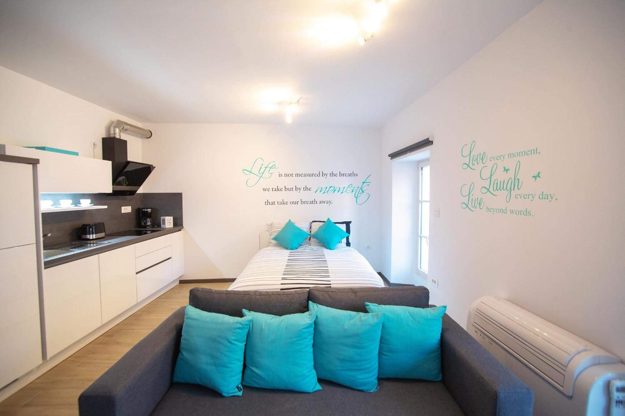 Azzurro Apartment Пиран Екстериор снимка