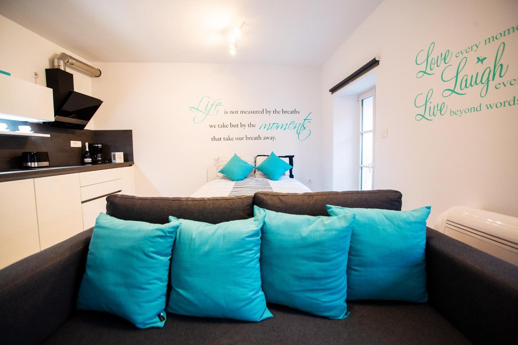 Azzurro Apartment Пиран Екстериор снимка